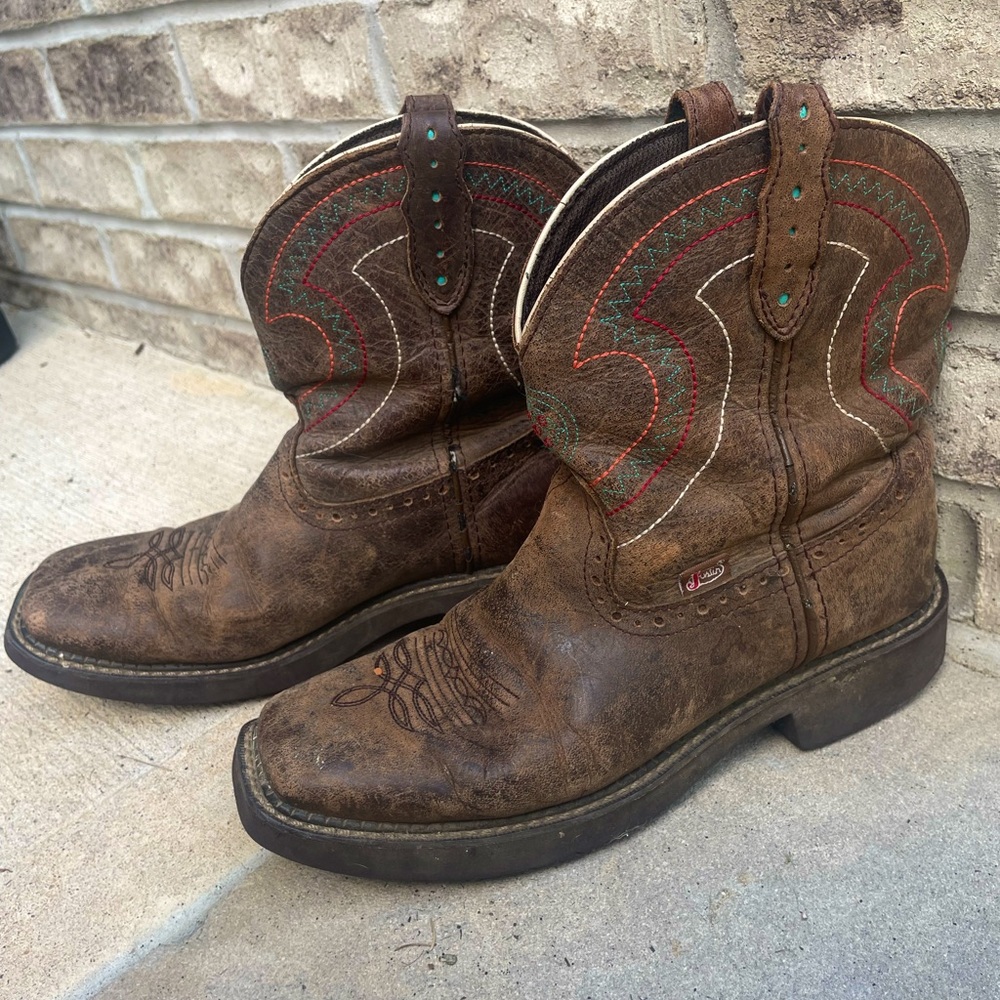 Justin brown leather cowgirl boots